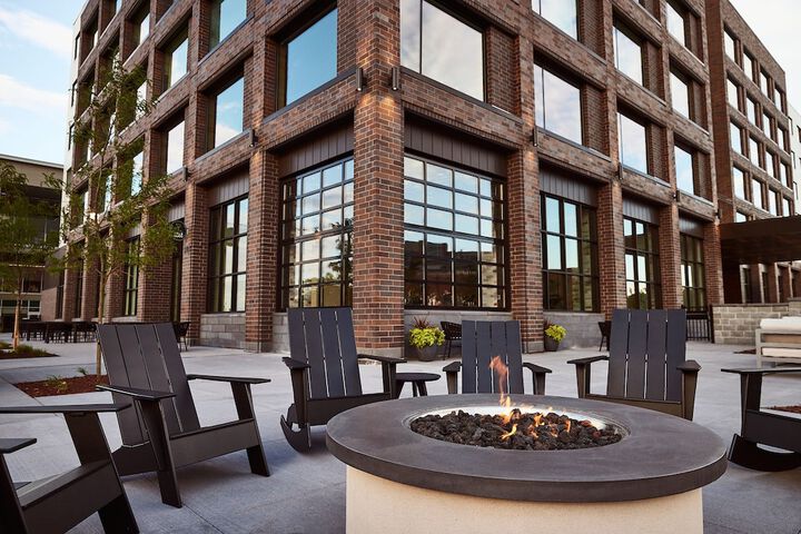 New Victorian Meeting Room resized